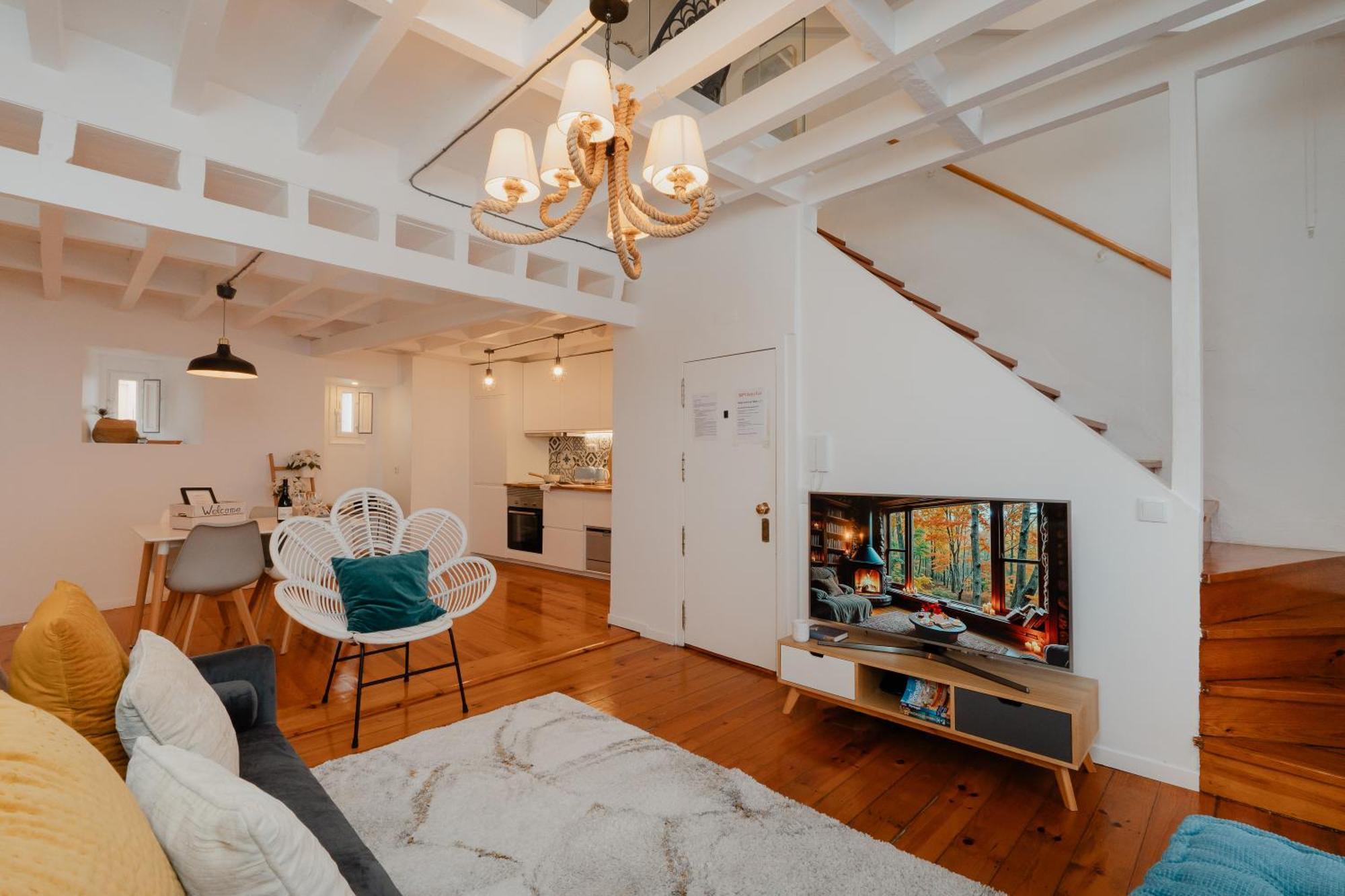 Stylish Getaway In A Mezzanine Flat By The Castle Lägenhet Lisboa Exteriör bild