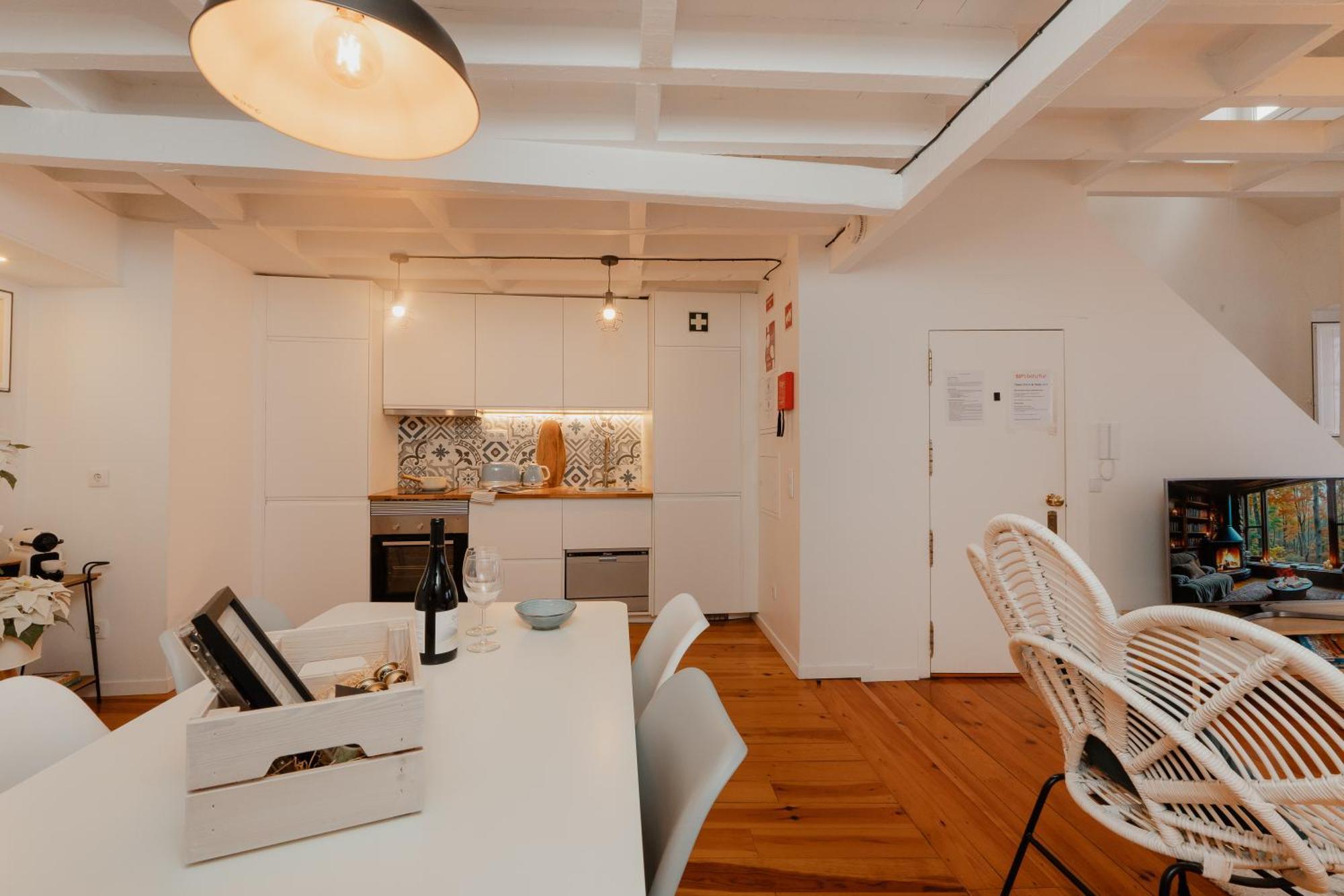Stylish Getaway In A Mezzanine Flat By The Castle Lägenhet Lisboa Exteriör bild