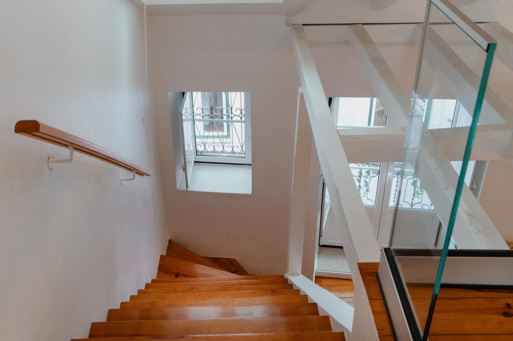 Stylish Getaway In A Mezzanine Flat By The Castle Lägenhet Lisboa Exteriör bild