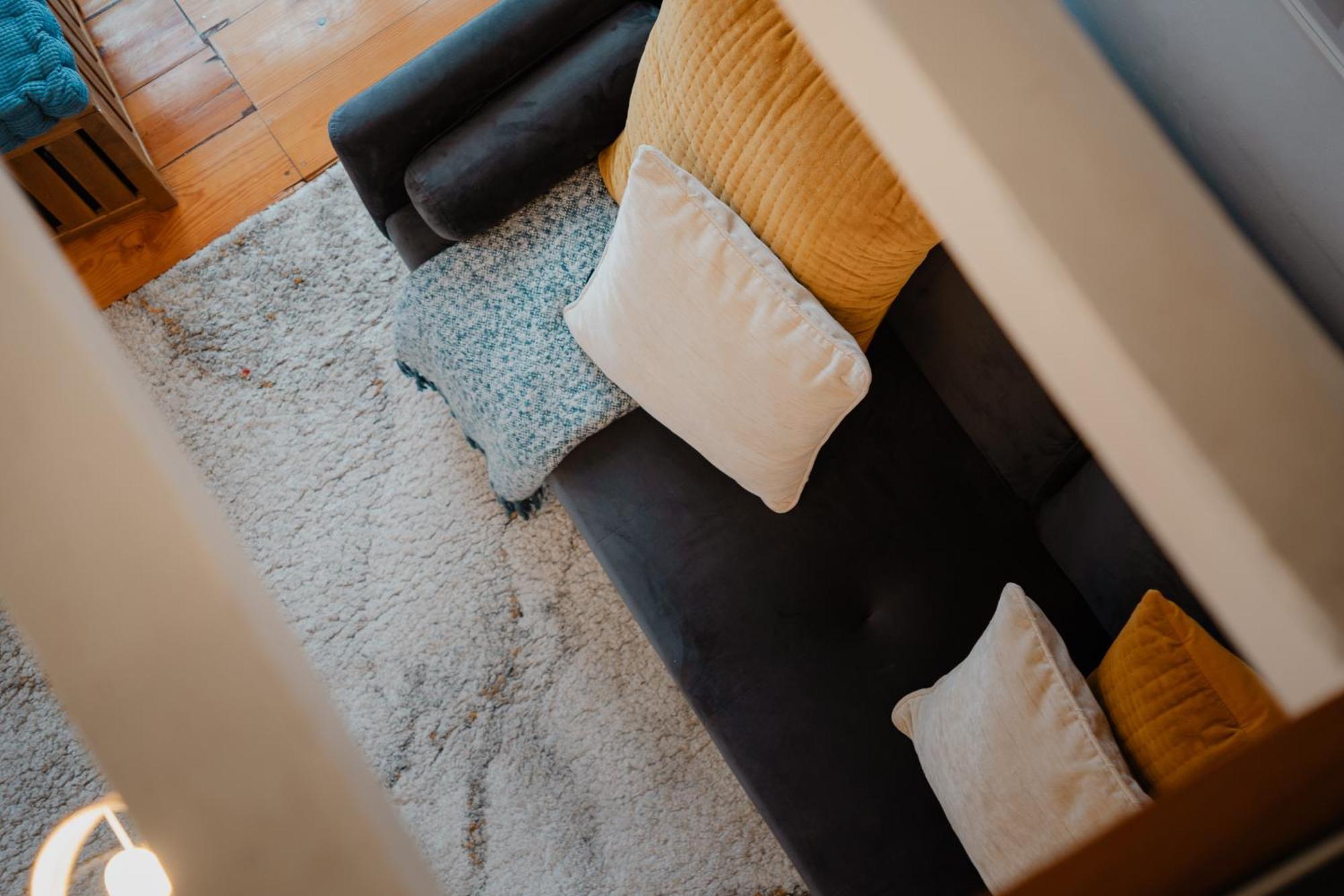 Stylish Getaway In A Mezzanine Flat By The Castle Lägenhet Lisboa Exteriör bild