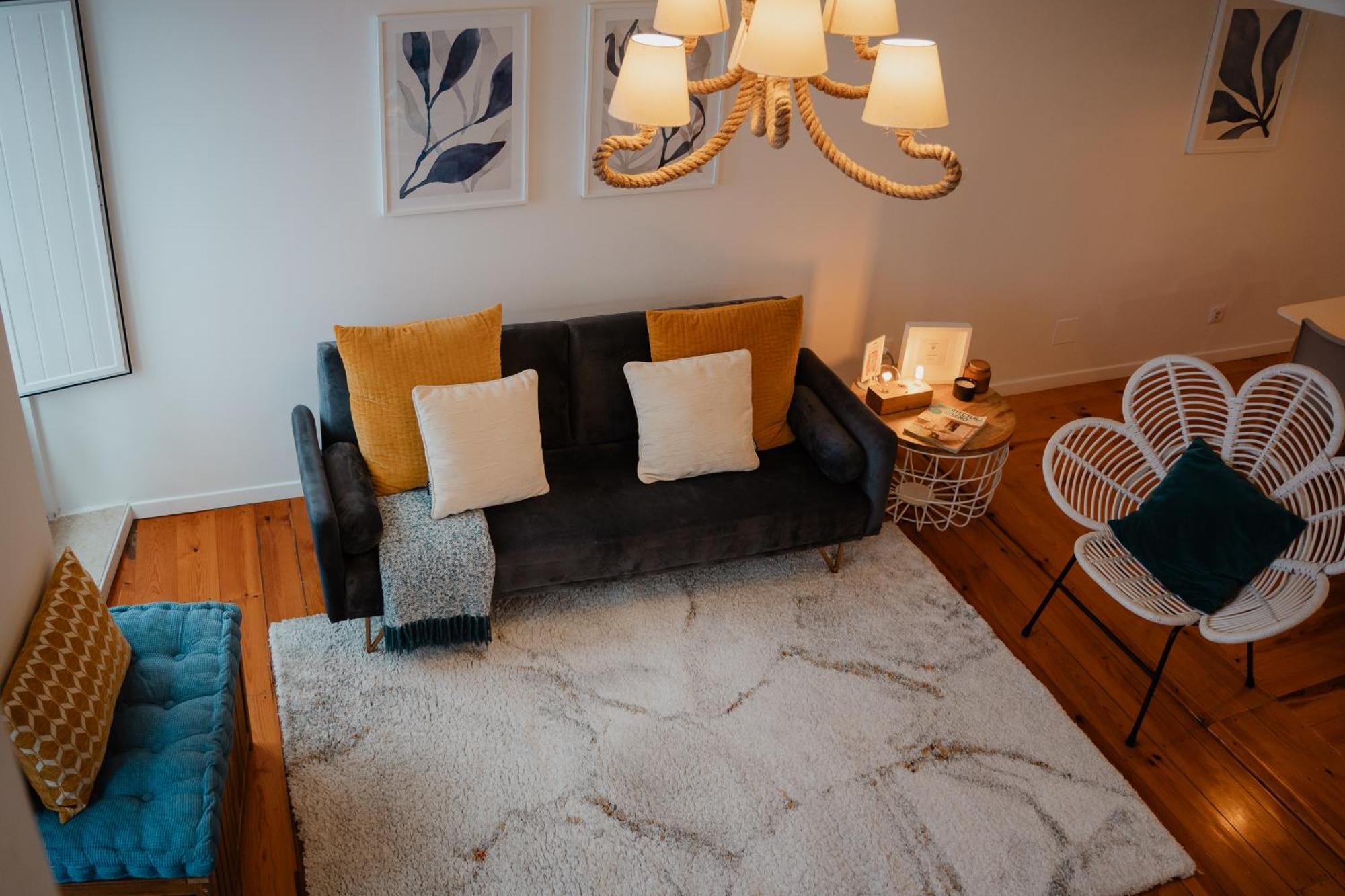 Stylish Getaway In A Mezzanine Flat By The Castle Lägenhet Lisboa Exteriör bild