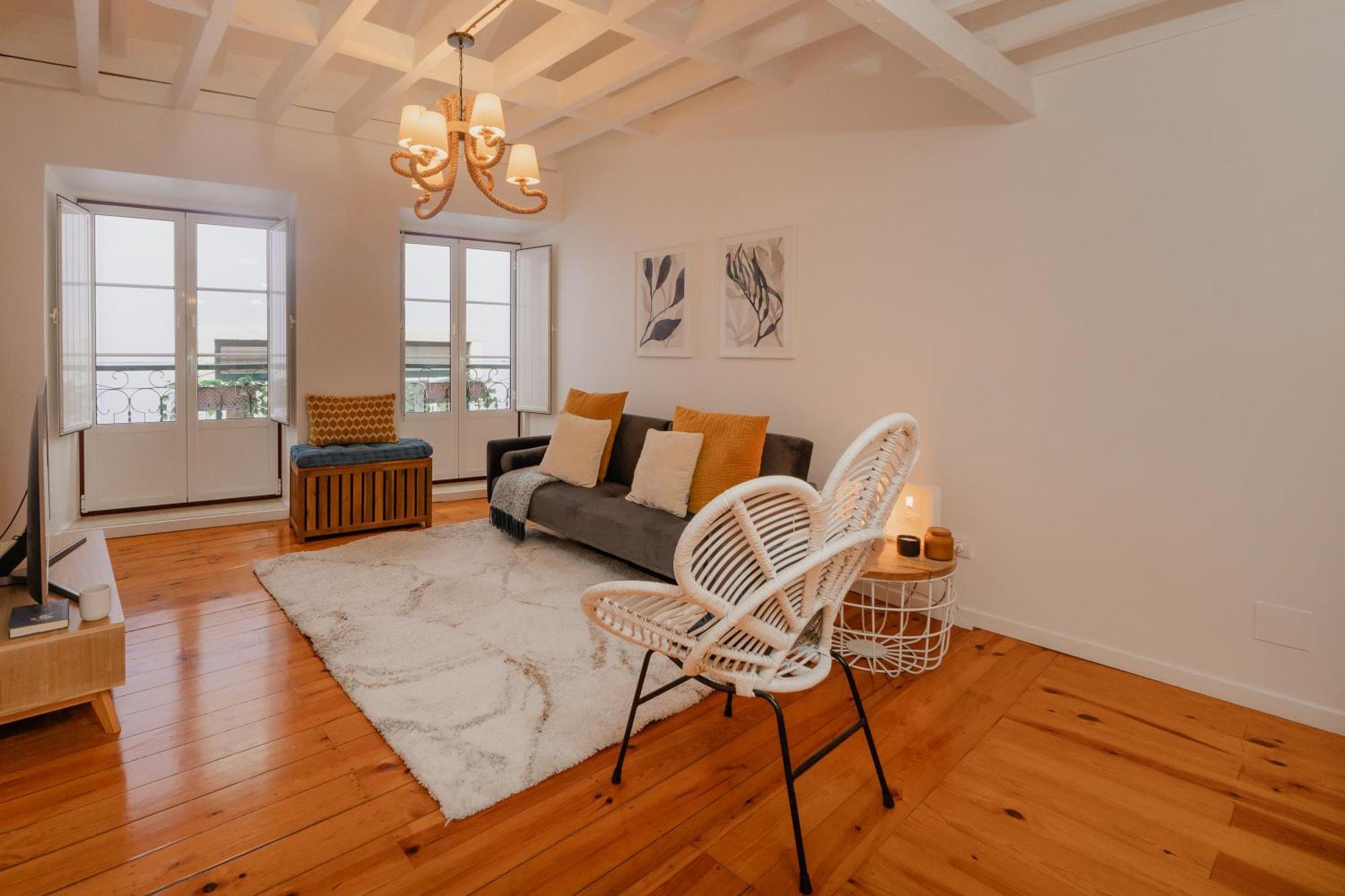 Stylish Getaway In A Mezzanine Flat By The Castle Lägenhet Lisboa Exteriör bild